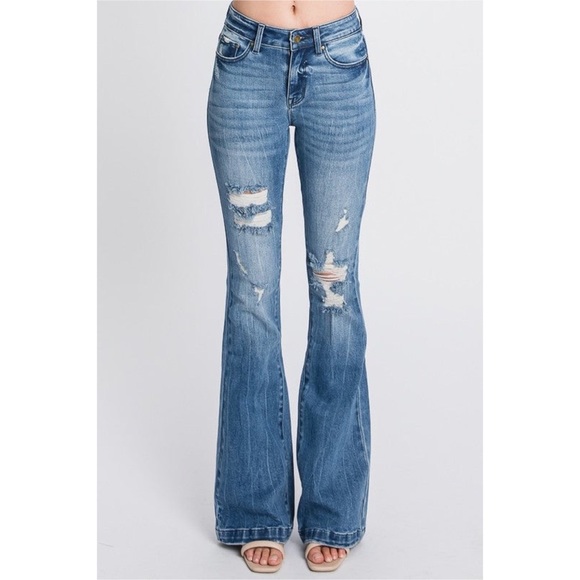 Sexy light wash flares - Picture 1 of 5